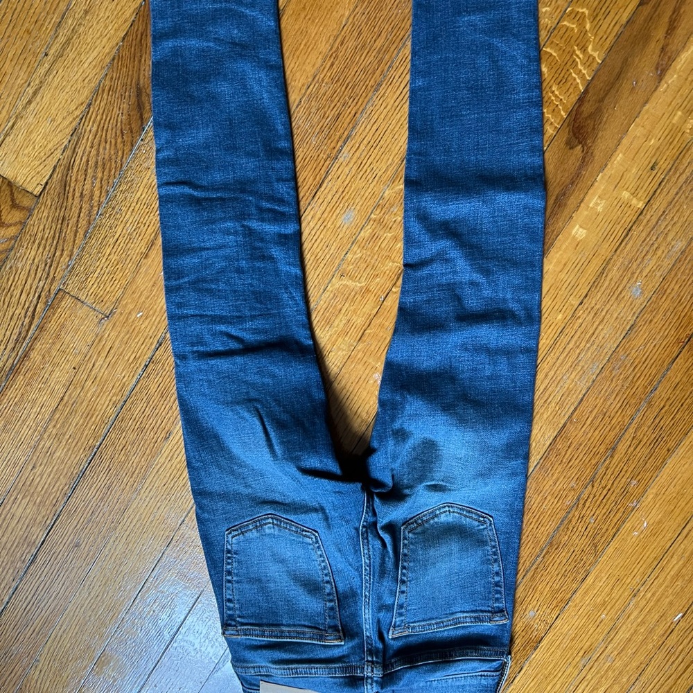 Abercrombie and fitch new pair of jeans - Picture 2 of 3